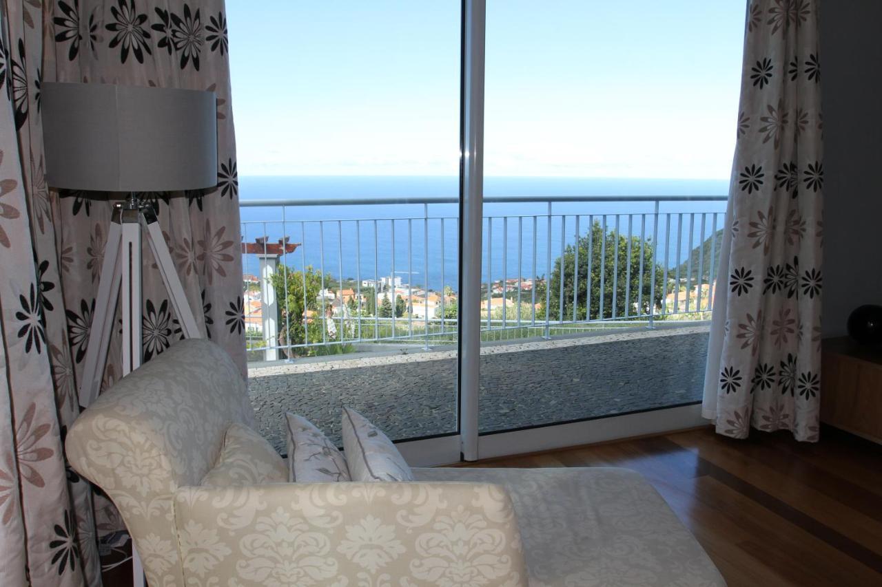 Villa Abreu - A Wonderful Ocean View Calheta  Bagian luar foto