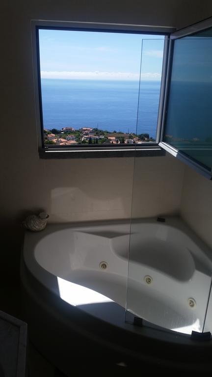 Villa Abreu - A Wonderful Ocean View Calheta  Bagian luar foto